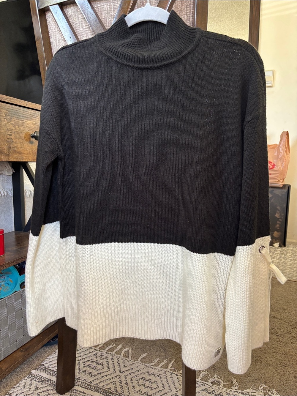 Tommy Hilfiger colorblock mock neck sweater size small